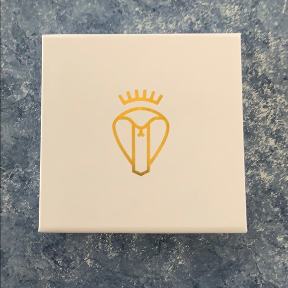 Silk Lashes - Picture 2 of 2